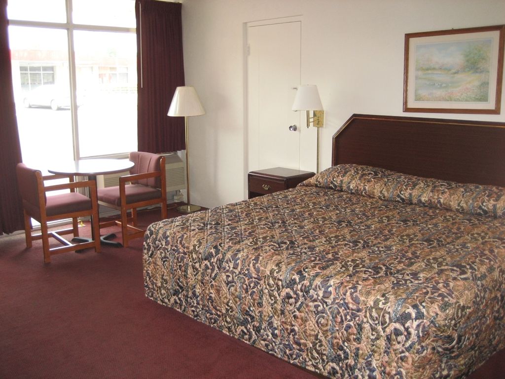 Sands Central Inn Гот-Спрінґс Номер фото